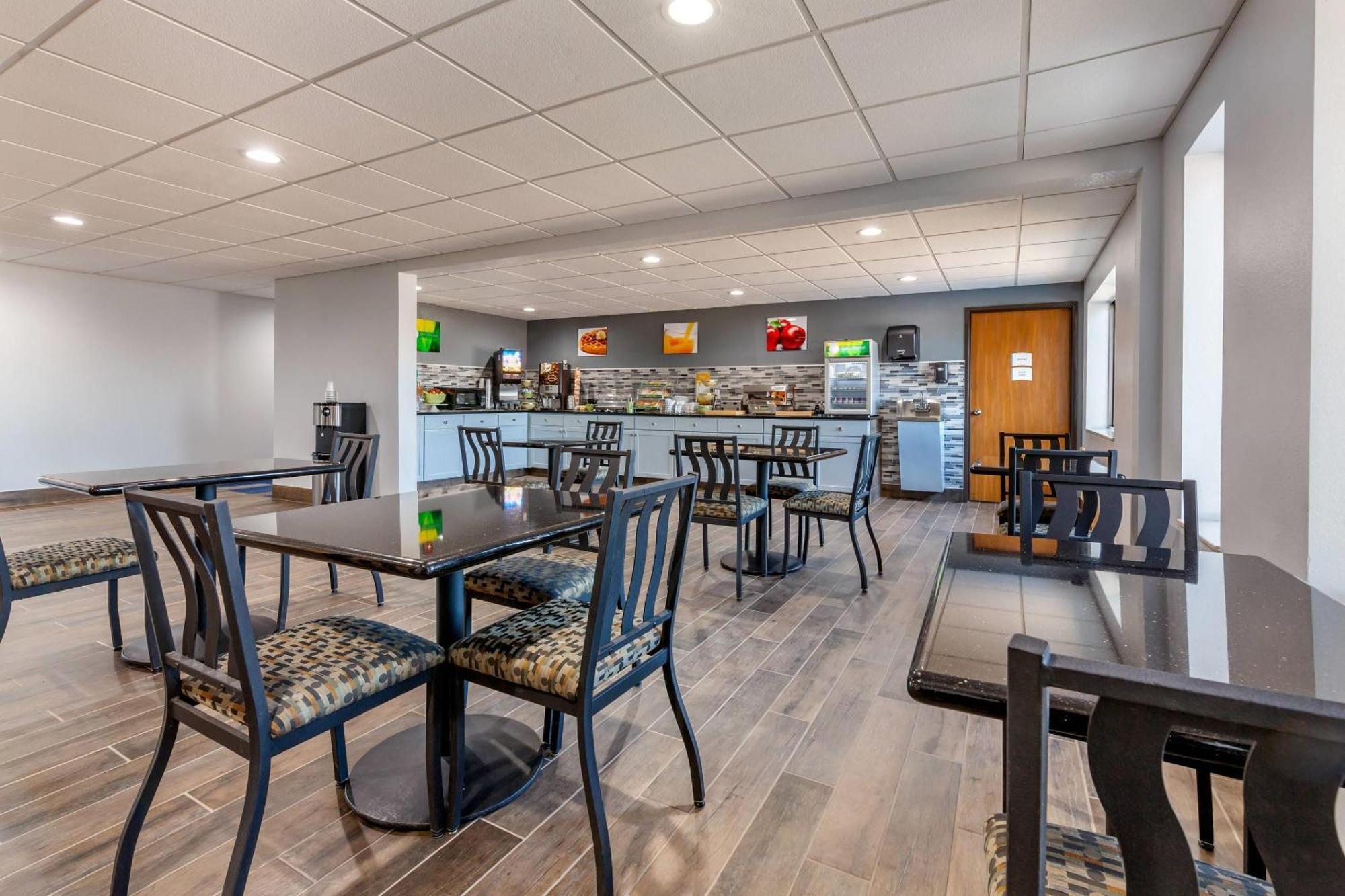 凯艺酒店 New London 外观 照片
